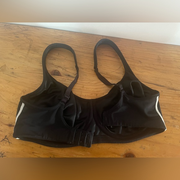 Shock absorber underwire bra. Size 38D. Used mildly - Picture 3 of 7